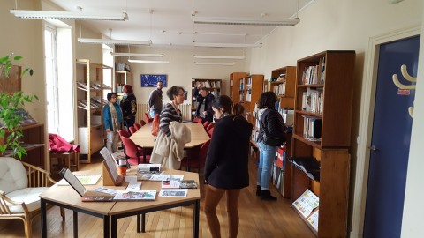 Wir entdecken das Zentrum in Méry-sur-Oise (F)